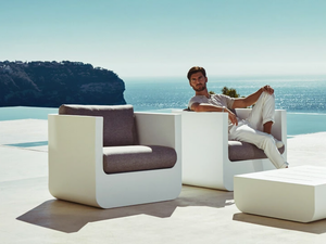 ULM - Armchair with armrests - Armchair by VONDOM