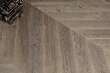 Must “Spaccata” Quercus – Chevron 45° by Cadorin Group - view 2