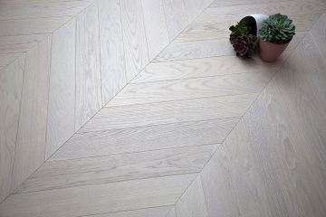 Antiqued White Oak – Chevron 45° by Cadorin Group - view 3