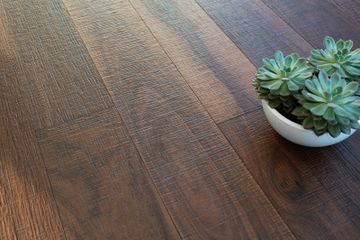“Antiqued” Cortec Walnut by Cadorin Group - view 3