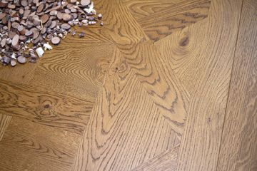“Antiqued Robinia” Contorta Quercus Pattern by Cadorin Group - view 4