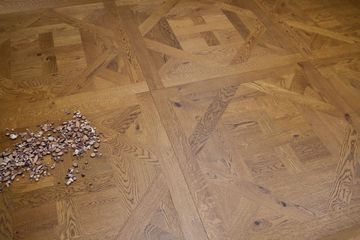 “Antiqued Robinia” Contorta Quercus Pattern by Cadorin Group - view 5