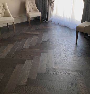 Antique Dark Oak – 90° Herringbone by Cadorin Group - view 3