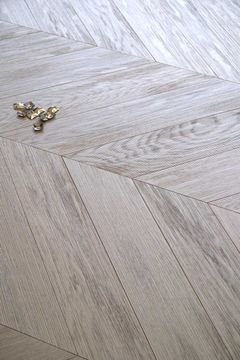 White Gold Powder Silvered Weave Oak – Chevron 45° by Cadorin Group - view 3