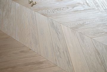 White Gold Powder Silvered Weave Oak – Chevron 45° by Cadorin Group - view 2