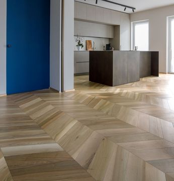 Raw Effect European Walnut – 60° Chevron by Cadorin Group - view 4