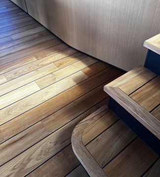 Burmese Teak Raw effect with striped inserts by Cadorin Group - view 3