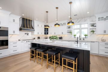Inverness Platinum by Cambria - view 3