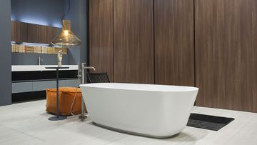 Baìas oval bathtub in Cristalplant by Antoniolupi - view 3