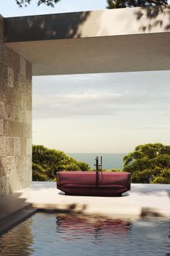 Borghi oval bathtub in Cristalmood by Antoniolupi - view 5