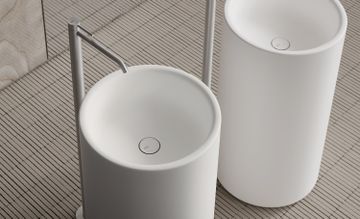 Idilla Freestanding washbasin by Alice Ceramica