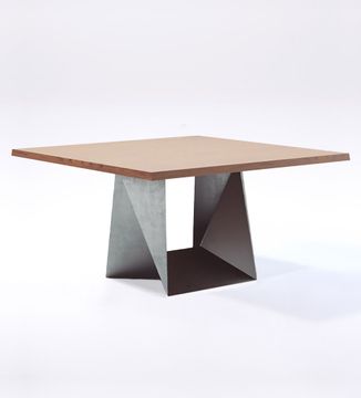 Clint by ALMA DESIGN