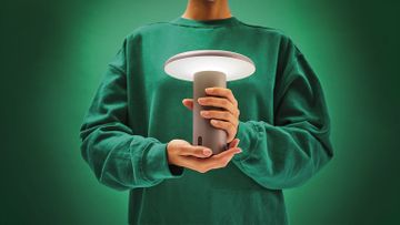 TAKKU - Cordless aluminium table lamp by Artemide - view 9