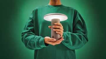 TAKKU - Cordless aluminium table lamp by Artemide - view 8
