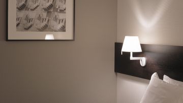 MELAMPO - Adjustable silk bedside lamp by Artemide - view 2