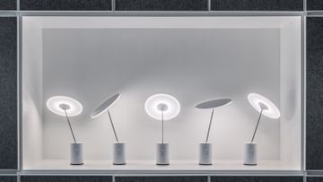 SISIFO - With swing arm extruded aluminium table lamp by Artemide - view 5