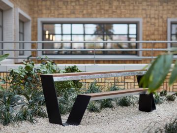 Hopper bench by Extremis - view 5