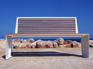 Marilyn Bench by LAB23 - view 4