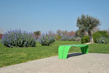 Foglia Bench by LAB23 - view 2