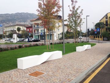 S Bench by LAB23 - view 4