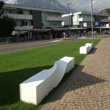 S Bench by LAB23 - view 3