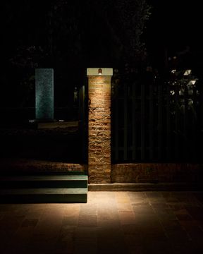 Pivot 2.0 - Outdoor projectors for highlighting architectural details by L&L Luce&Light - view 9