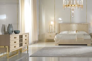Lacquered chest of drawers with bronzed brass details by Zanaboni - view 6
