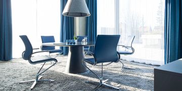 Riola Conference Chair by ZÜCO - view 2