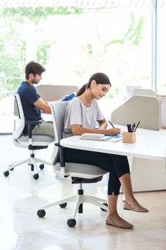 Trim chairs by ACTIU - view 3