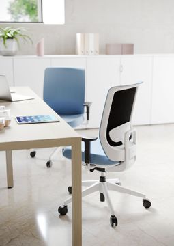 Trim chairs by ACTIU - view 2