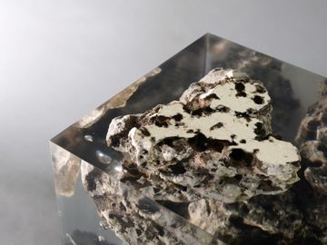 FLOATING KARST Side Table by Alcarol - view 8