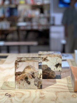 FLOATING KARST Bookends by Alcarol - view 9