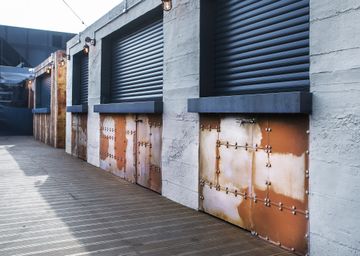 Bolts by Artstone Panel Systems - view 3