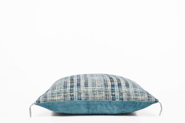Coussin Cobalt in love 3 by Bérengère Leroy - view 4