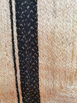 Tapis Trait Noir by Bérengère Leroy - view 2