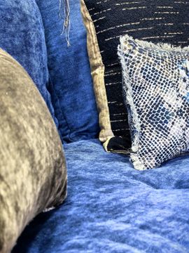 Canapé Mille Et Une Nuit 200 cm en lin Verone chenille soft washed navy by Bérengère Leroy - view 4