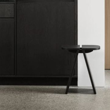 AVIO stool in oak, Black Oak, 23 x 38 cm by Blomus - view 2