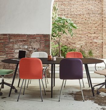 Gazelle Con Tapa Ovalada Grande Table by Capdell - view 3