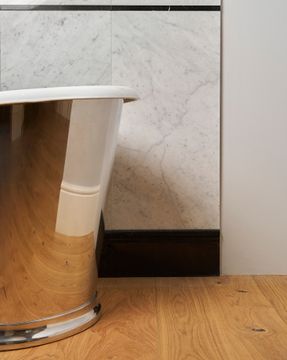 Regal Bathtub by Devon&Devon - view 5