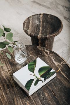 Data coffee table by Maami Home - view 3