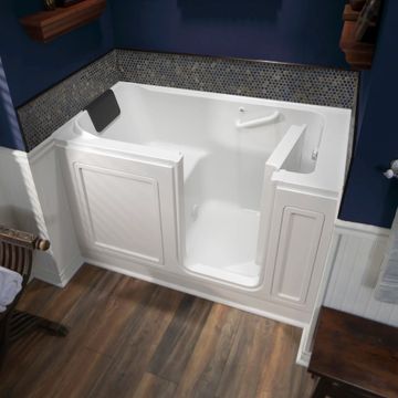 Acrylic Luxury Series 32 x 60 -Inch Walk-in Tub With Soaker System - Right-Hand Drain by American Standard - view 7