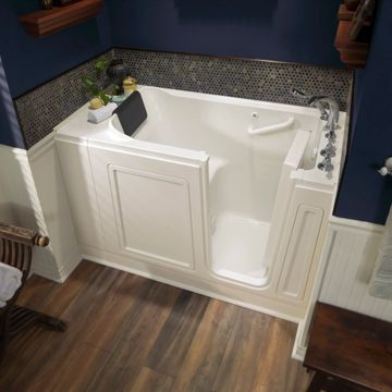 Acrylic Luxury Series 28 x 48-Inch Walk-in Tub With Soaker System - Right-Hand Drain With Faucet by American Standard - view 5