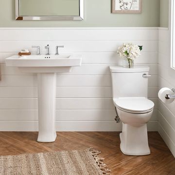 Townsend VorMax One-Piece 1.28 gpf/4.8 Lpf Chair Height Right-Hand Trip Lever Elongated Toilet With Seat by American Standard - view 9