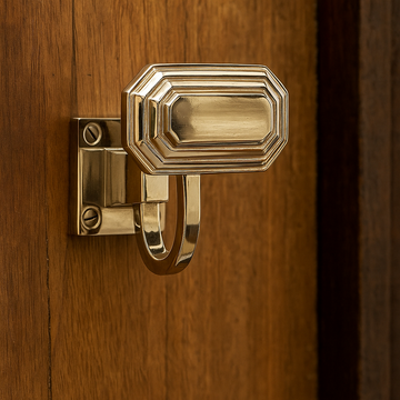 Geometria Innovation Mile – brass hooks by Il Bronzetto - view 2