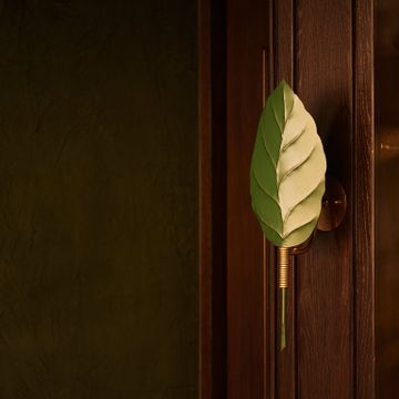 Hortus Heliconia leaf wall light by Il Bronzetto - view 3