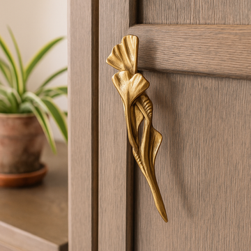 Flora Ginkgo - gingko branch brass knob by Il Bronzetto - view 2