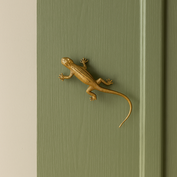 Fauna Prisma – chameleon brass knob by Il Bronzetto - view 2