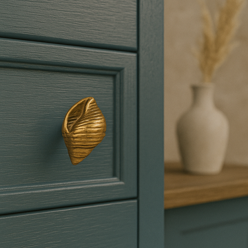 Oceano Helmet - seashell brass knob by Il Bronzetto - view 2