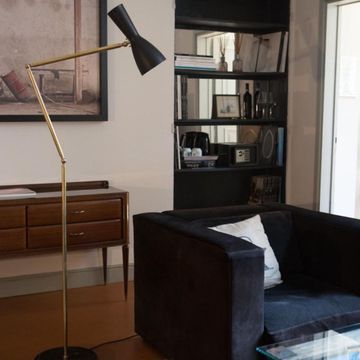 Wormhole - floor lamp with double jointed arm by Il Bronzetto - view 4