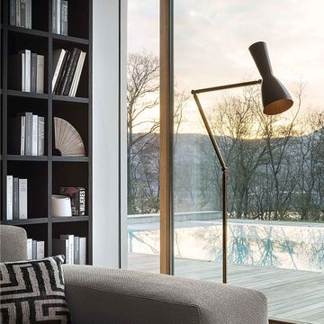 Wormhole - floor lamp with double jointed arm by Il Bronzetto - view 2